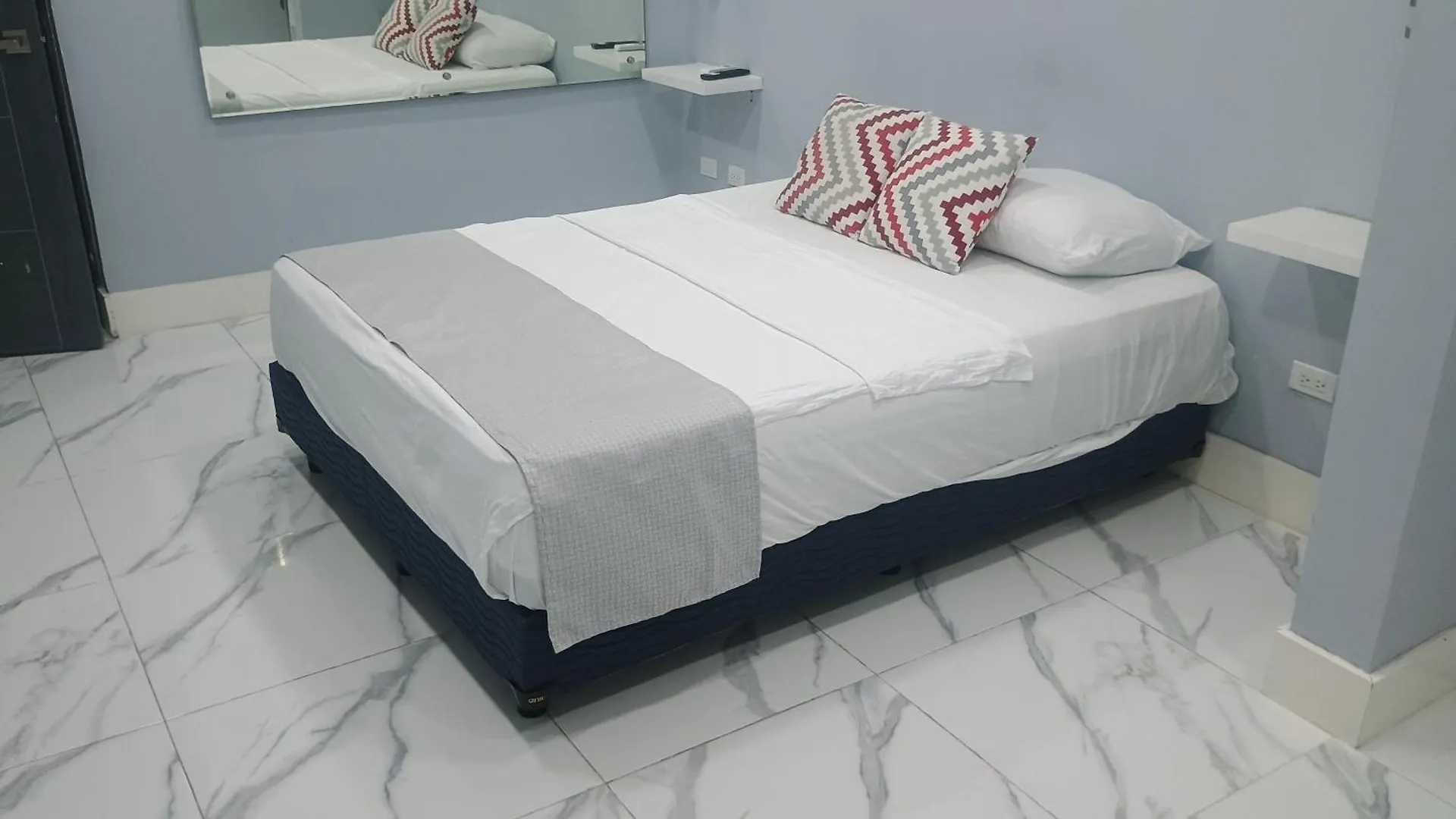 Majestic Blue Bay of Cancun - Up to 14 Pax Bed & Breakfast