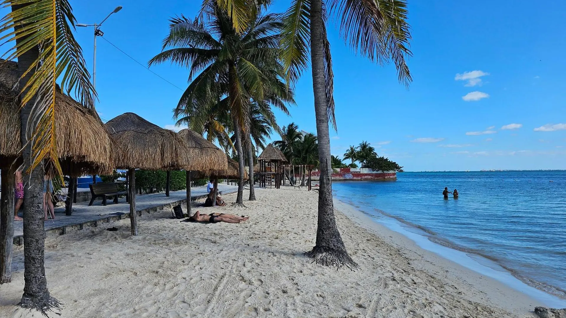 Bed & Breakfast Majestic Blue Bay of Cancun - Up to 14 Pax