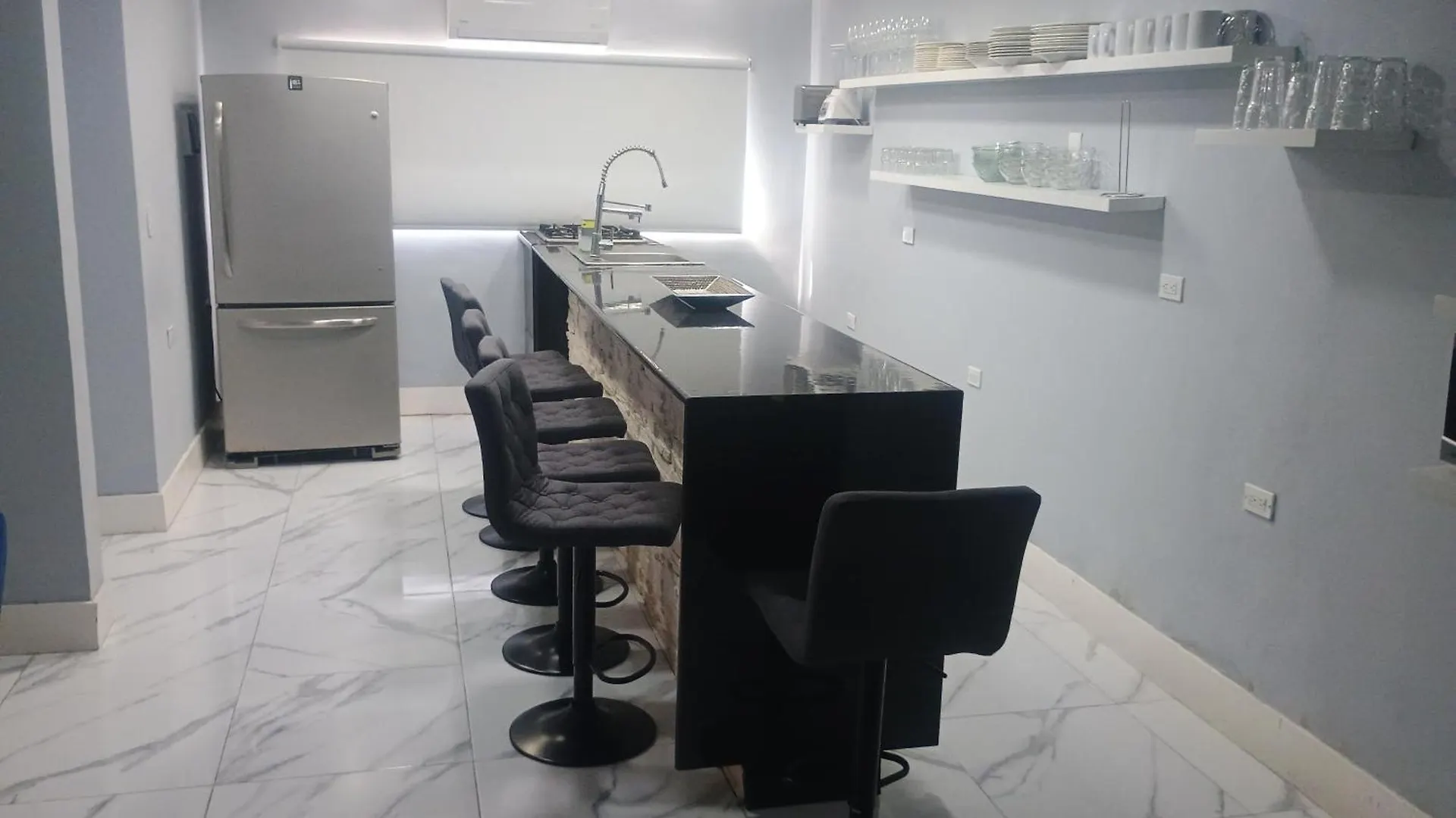 Bed & Breakfast Majestic Blue Bay of Cancun - Up to 14 Pax